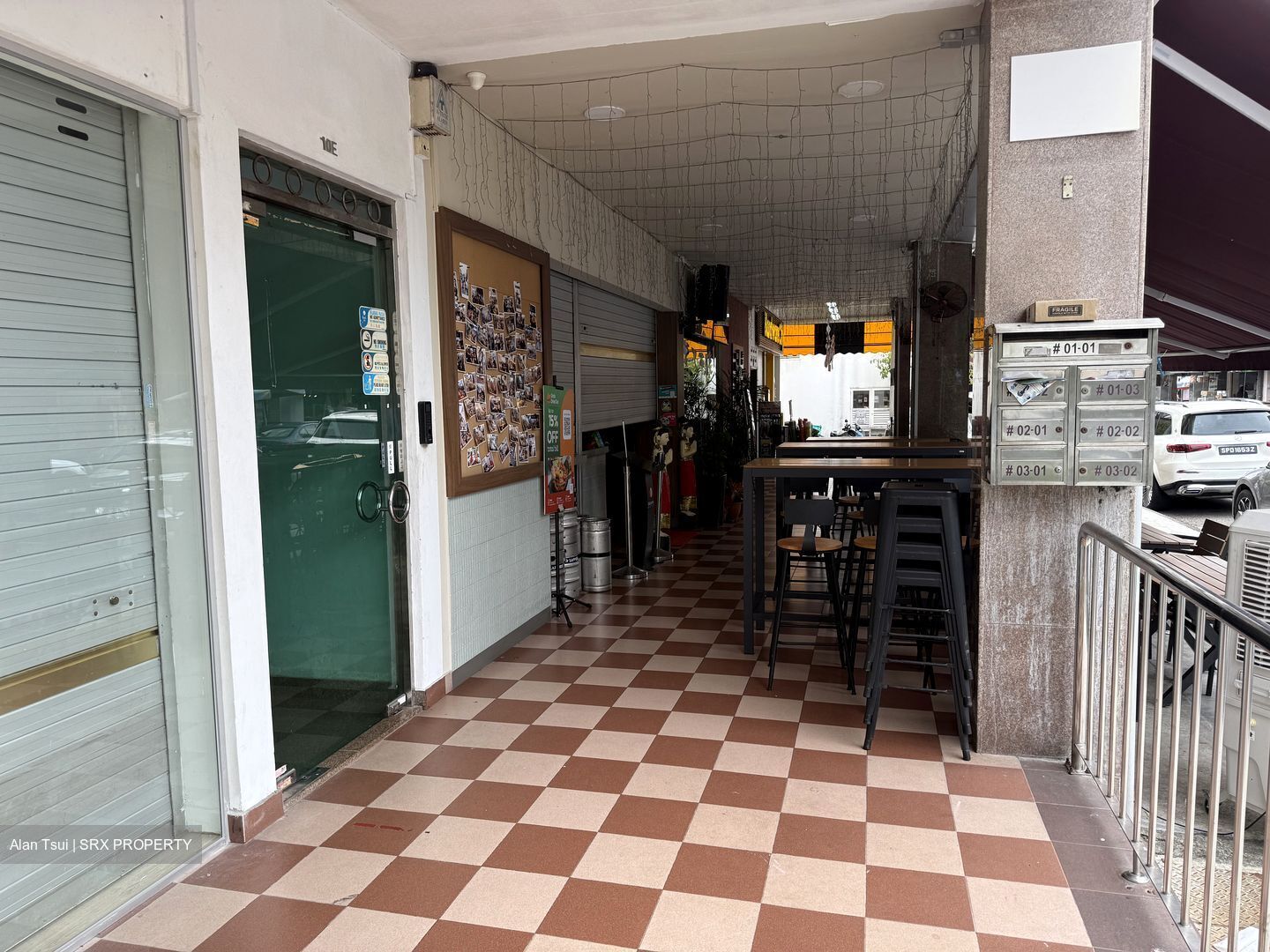 Sixth Avenue (D10), Terrace #568921761